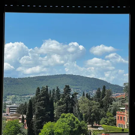 Rum i privatbostad Panoramic King With & Nature Views, 2-min Walk To Minimetro Perugia